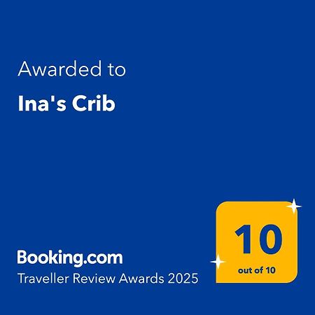 ホテル Ina'S Crib Síndos エクステリア 写真